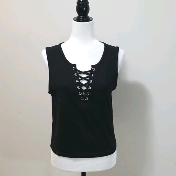 Urban Classics Lace Up Crop Top - Picture 2 of 6